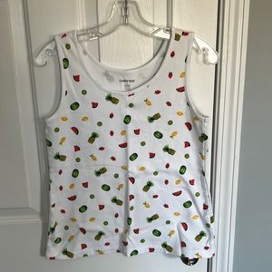 Lands End essential tank size Small